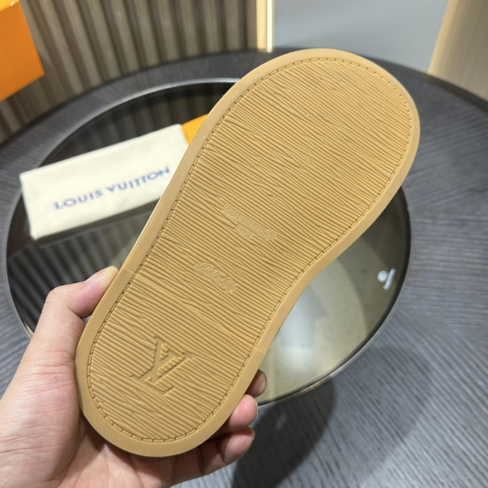 L&V sandal 118