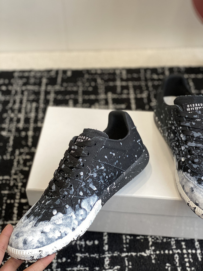 MAISON MARGIELA CALFSKIN S57WS0301