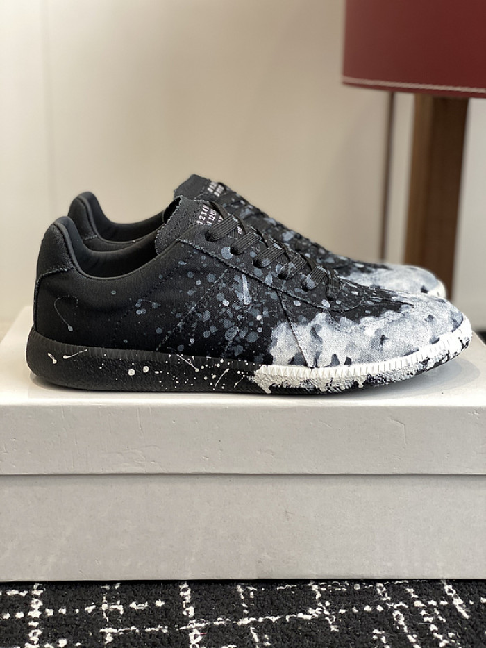 MAISON MARGIELA CALFSKIN S57WS0301