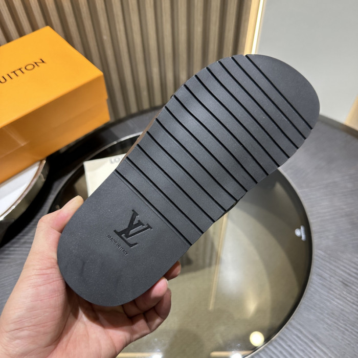 L&V sandal 158