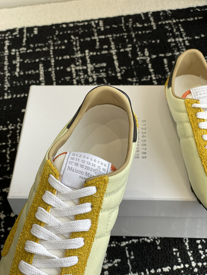 MAISON MARGIELA CALFSKIN S57WS0257