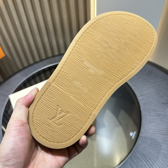 L&V sandal 127