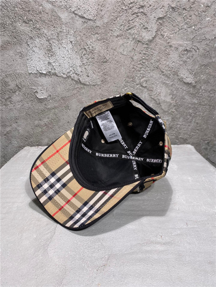 BURB*RRY HAT