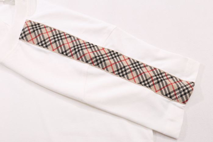BUR*ERRY T-SHIRT BR09