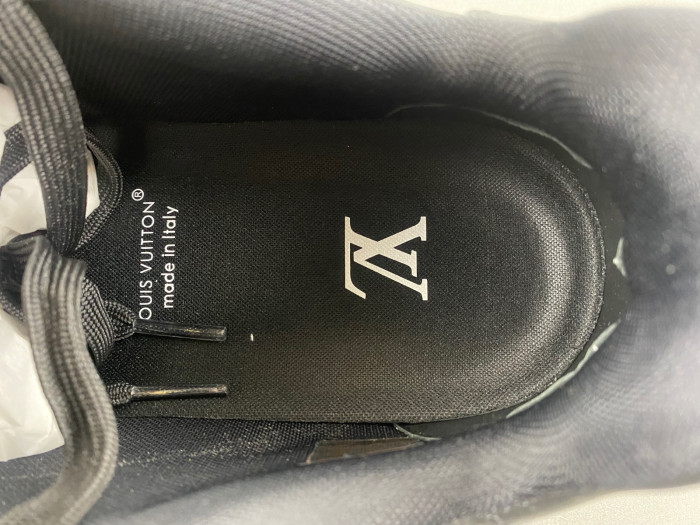 LV snekaers L0000537