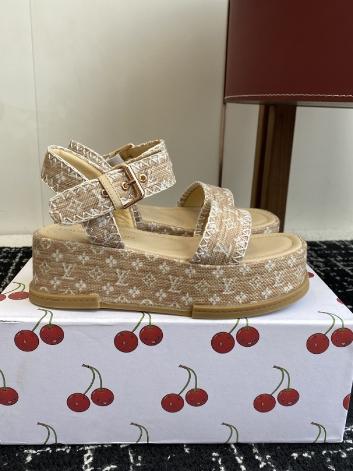 L&V sandal 230