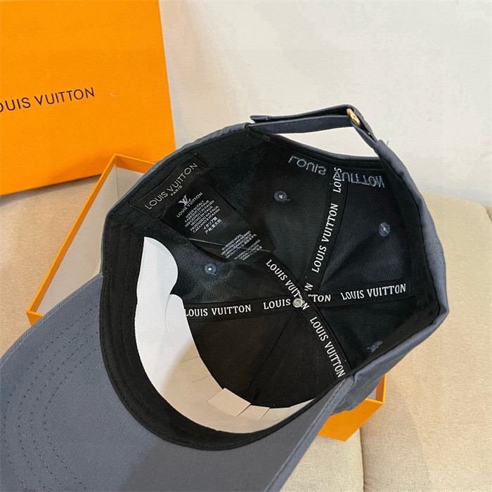 L&V HAT