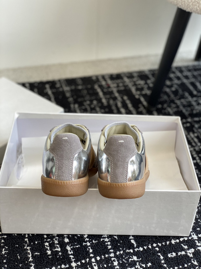 MAISON MARGIELA CALFSKIN S57WS0281