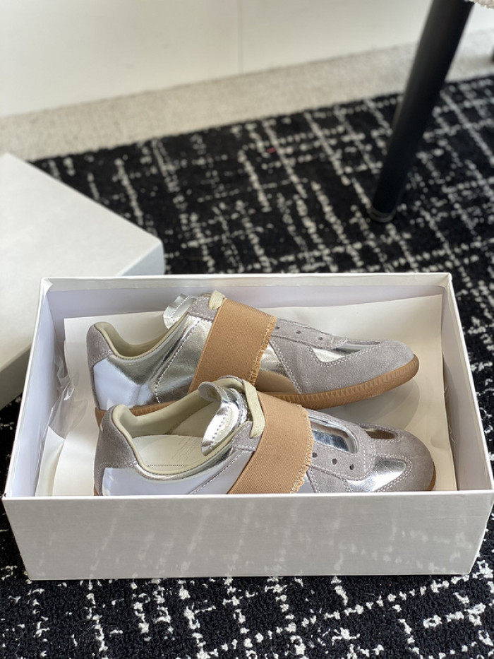 MAISON MARGIELA CALFSKIN S57WS0281