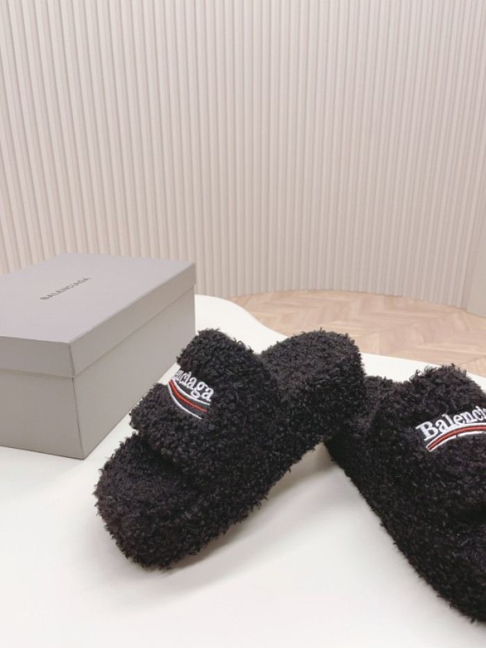 Balenciag* Sandal BS75