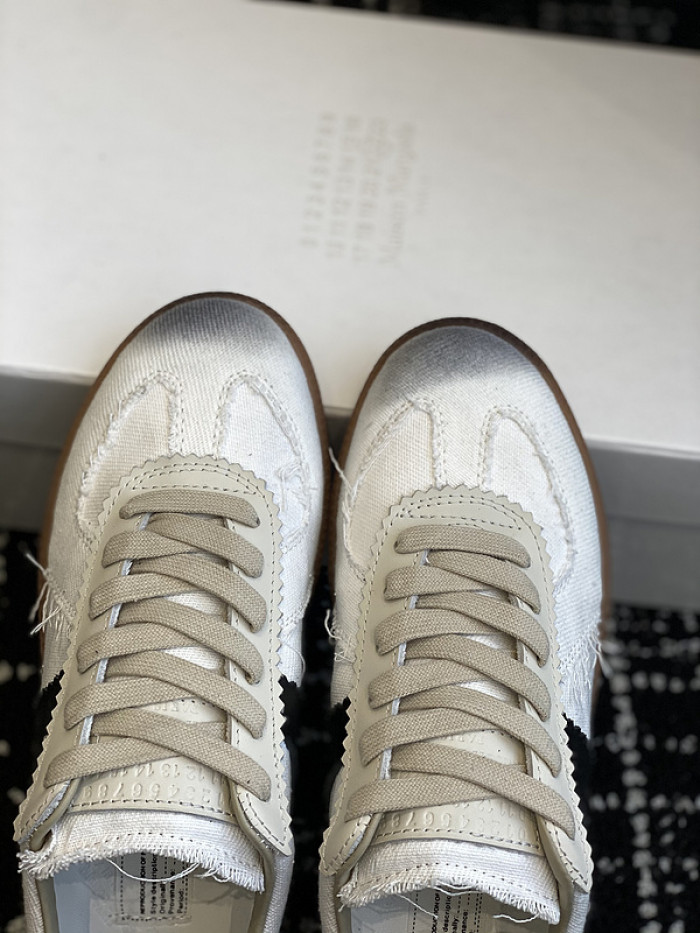 MAISON MARGIELA CALFSKIN S57WS0260