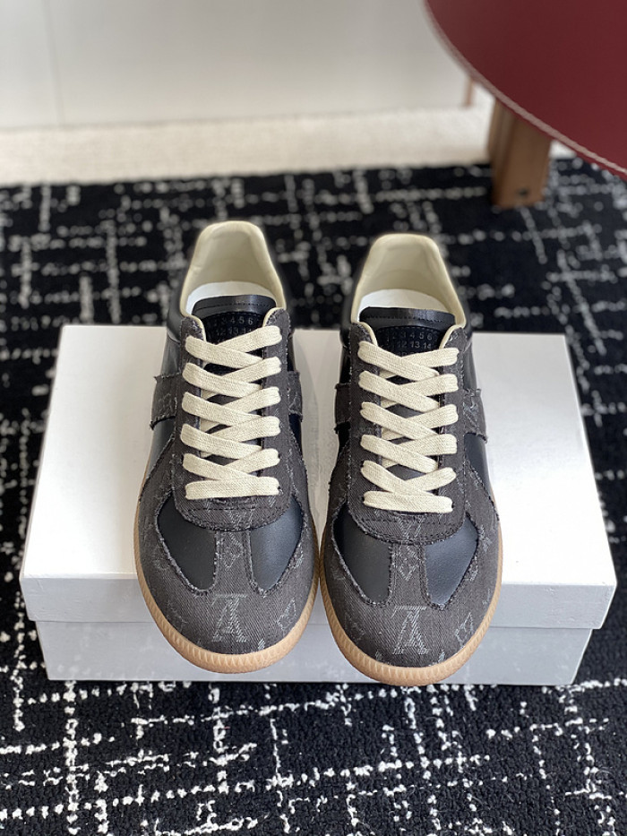 MAISON MARGIELA CALFSKIN S57WS0296