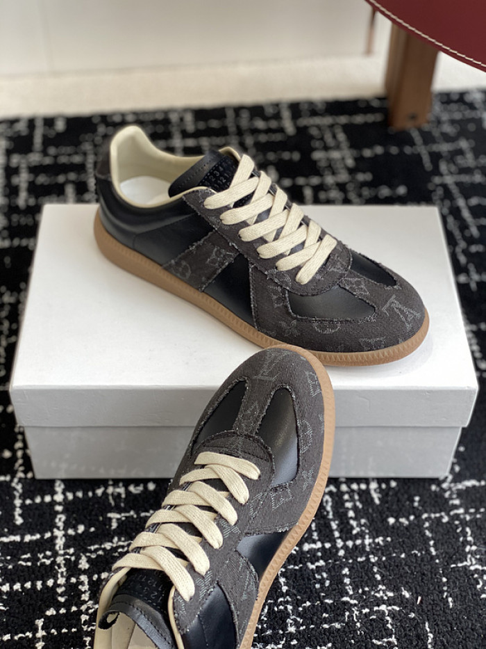 MAISON MARGIELA CALFSKIN S57WS0296