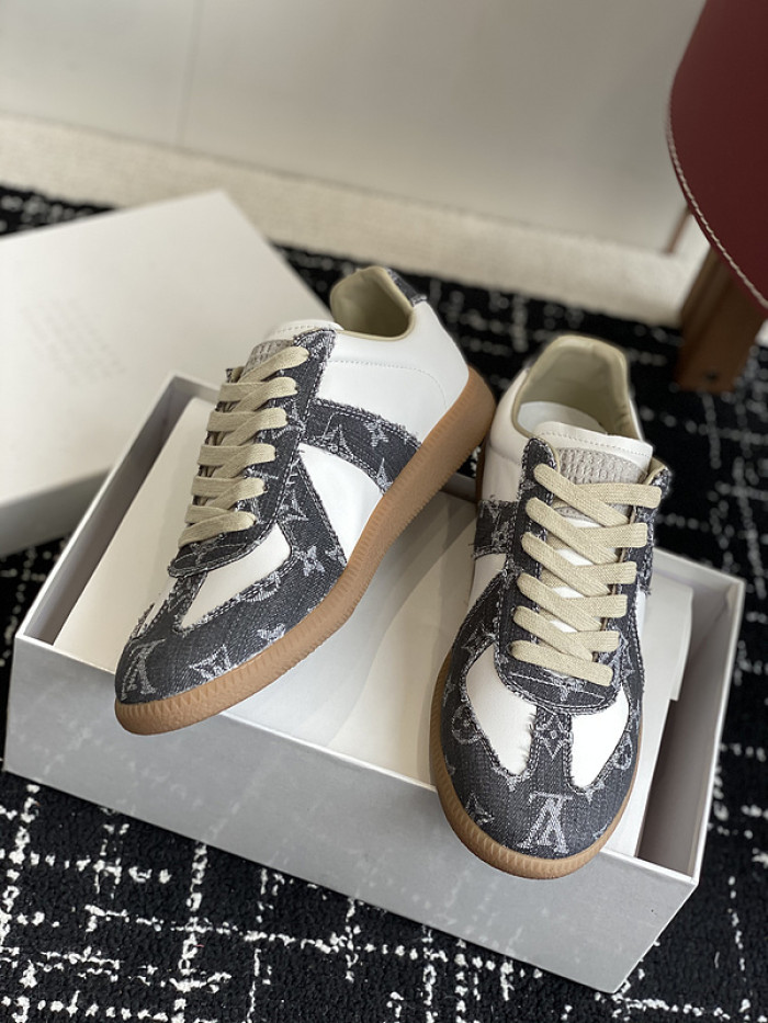 MAISON MARGIELA CALFSKIN S57WS0295