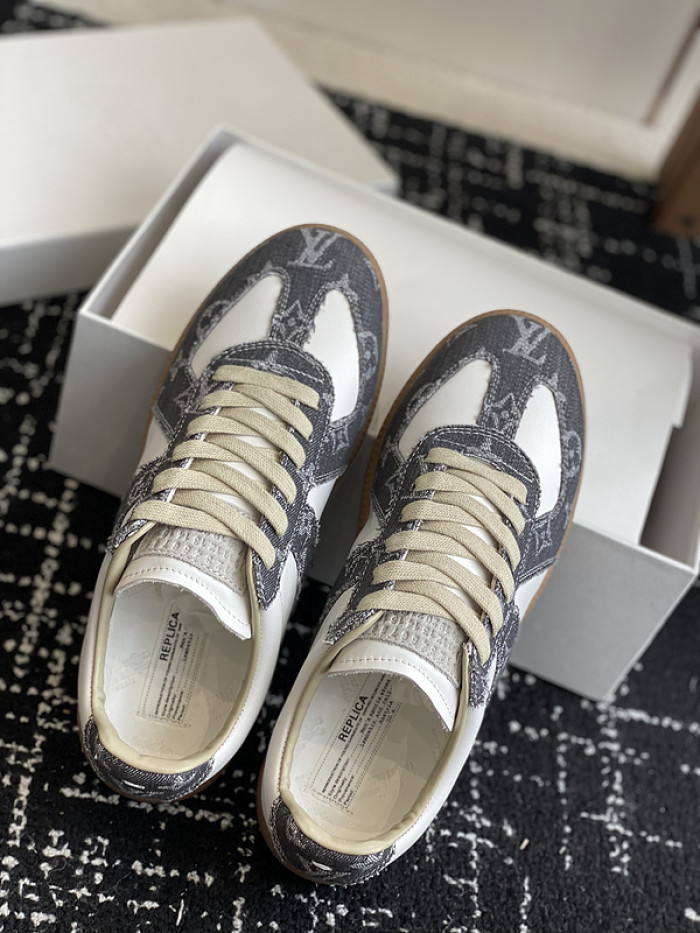 MAISON MARGIELA CALFSKIN S57WS0295