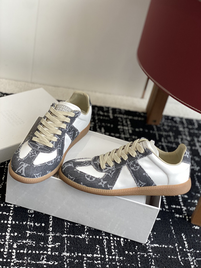 MAISON MARGIELA CALFSKIN S57WS0295