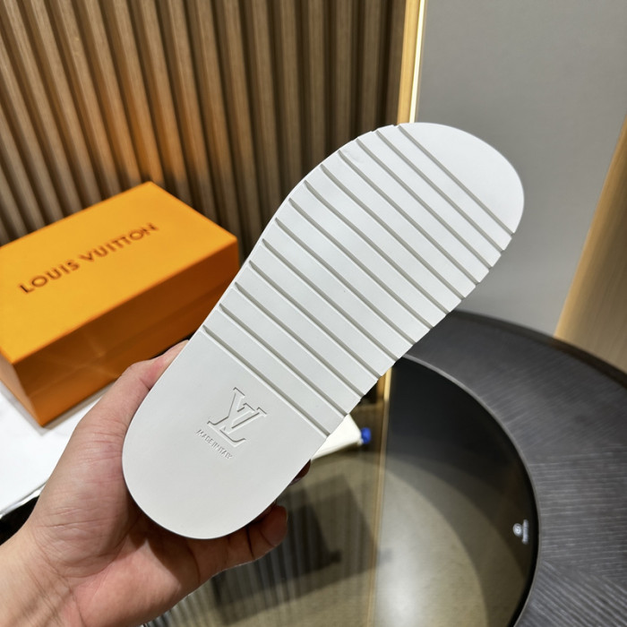 L&V sandal 199