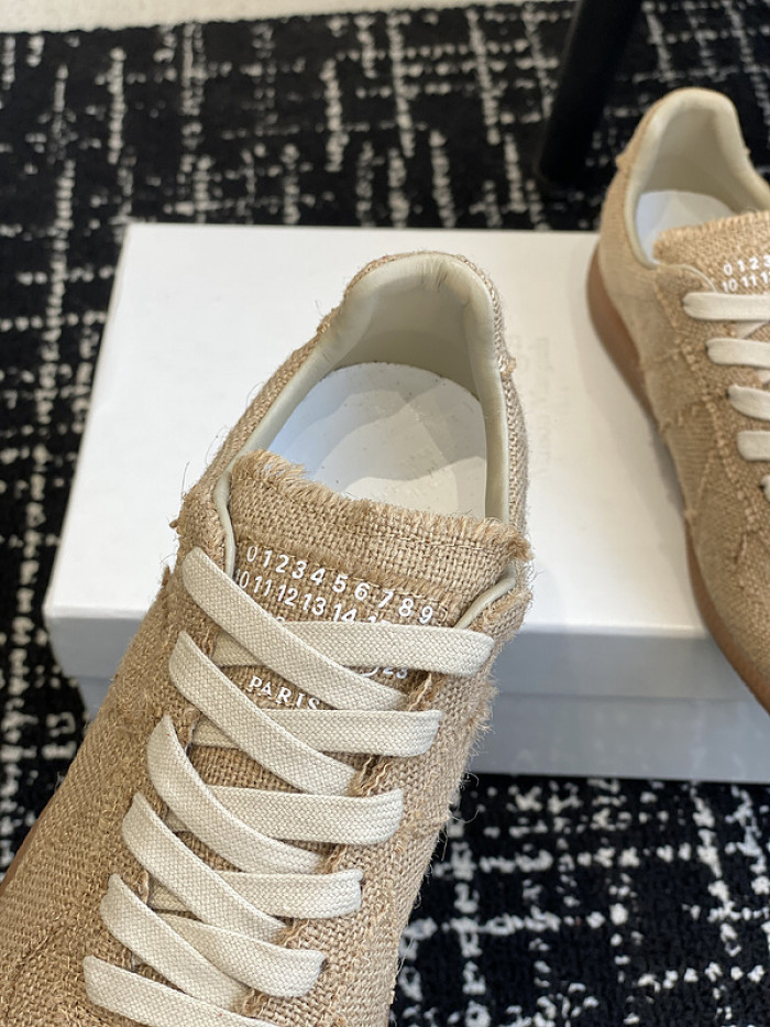 MAISON MARGIELA CALFSKIN S57WS0261