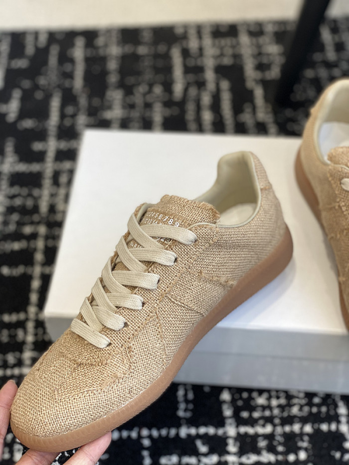 MAISON MARGIELA CALFSKIN S57WS0261