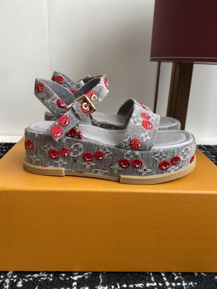 L&V sandal 237