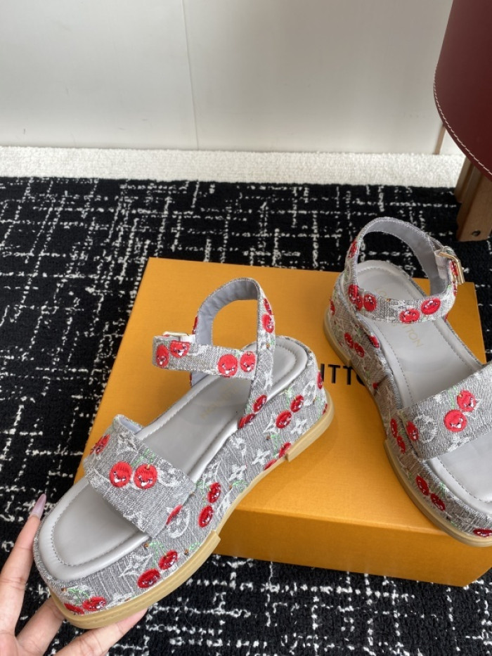 L&V sandal 237