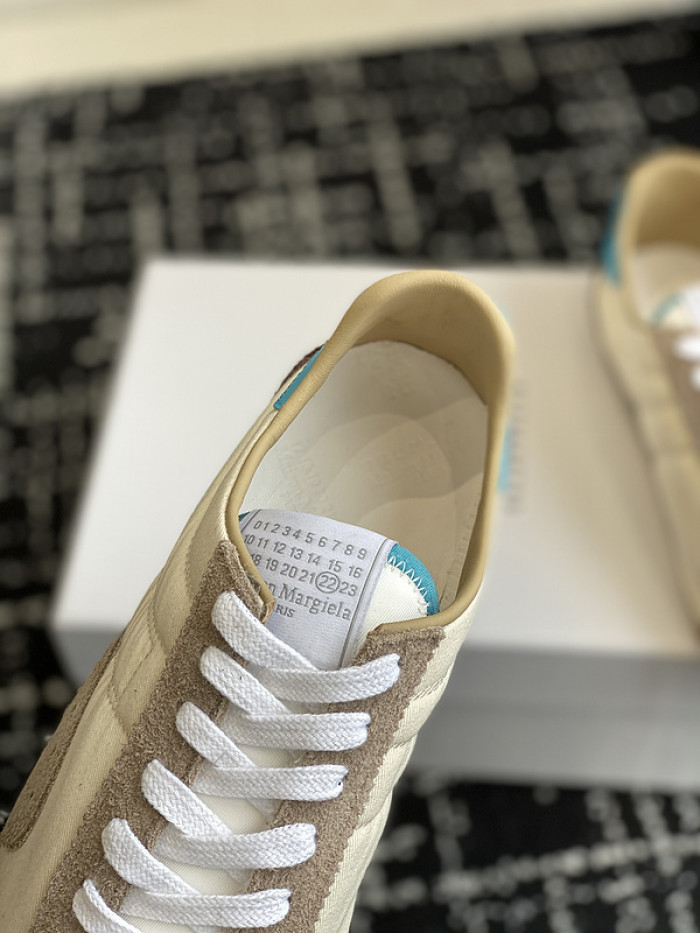 MAISON MARGIELA CALFSKIN S57WS0256