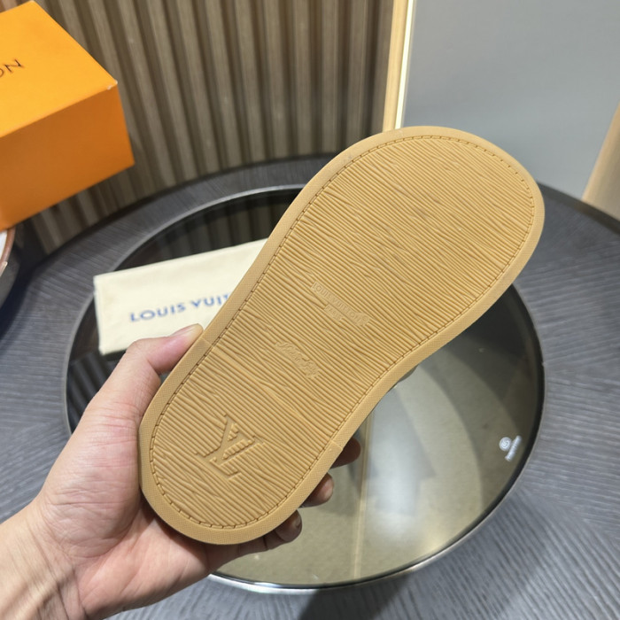 L&V sandal 122
