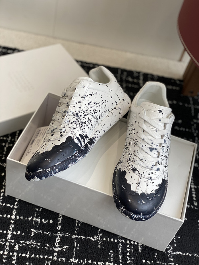 MAISON MARGIELA CALFSKIN S57WS0302