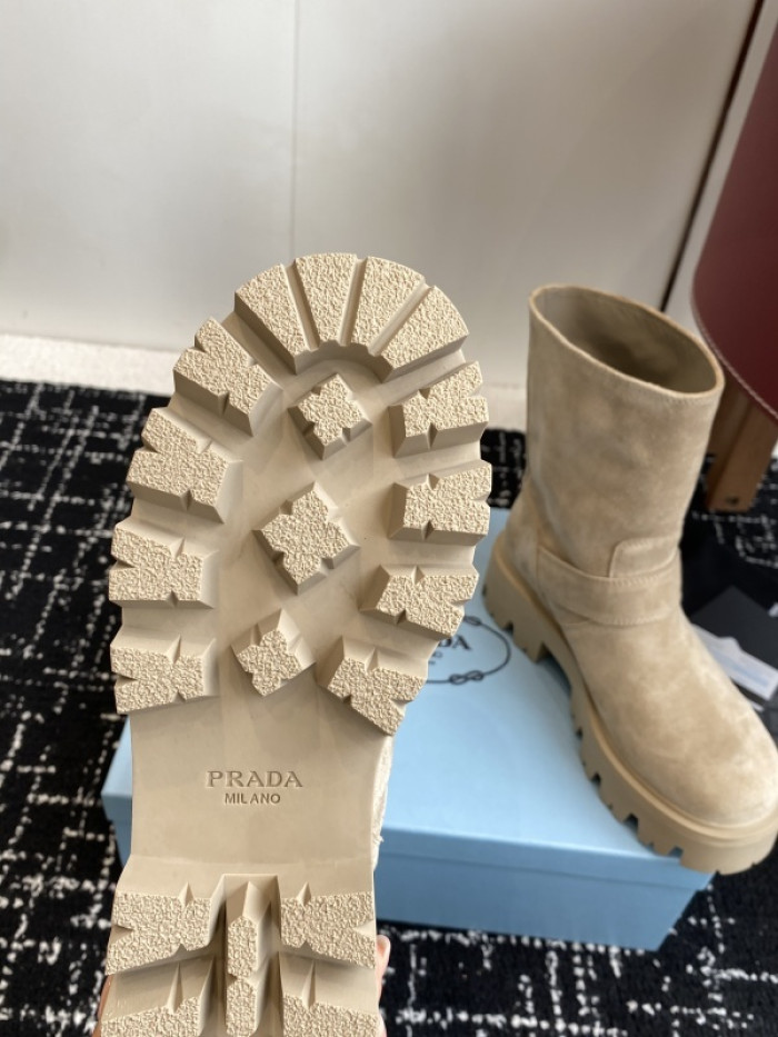 PRAD* boots P225