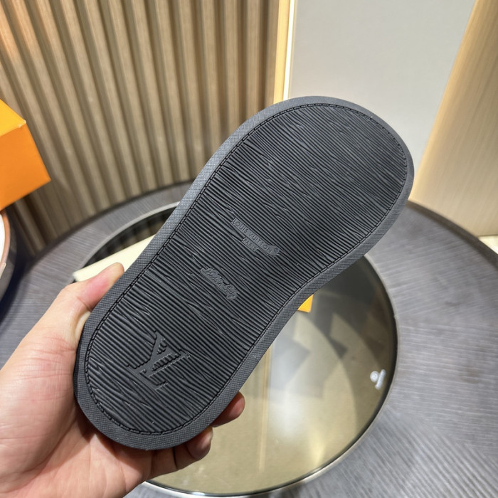 L&V sandal 134