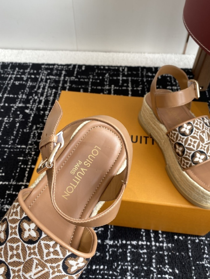 L&V sandal 233
