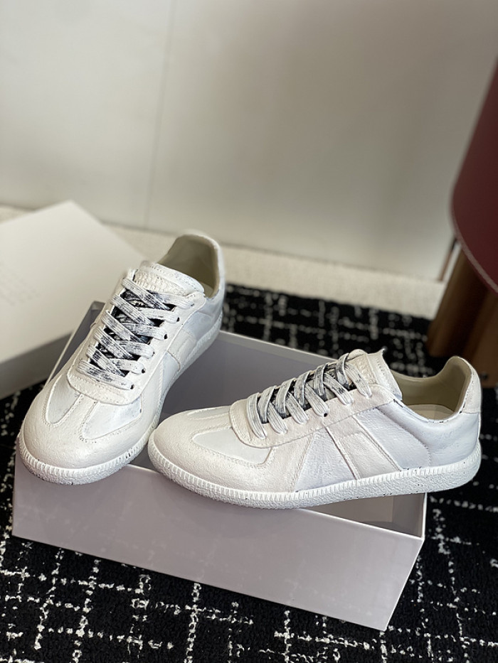 MAISON MARGIELA CALFSKIN S57WS0332