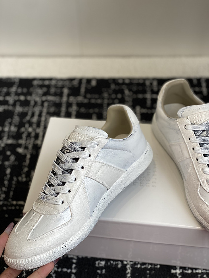 MAISON MARGIELA CALFSKIN S57WS0332