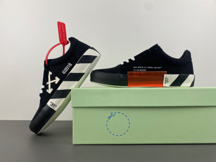 OFF-W c/o Virgil Abloh Vulc Low 2A4WTW