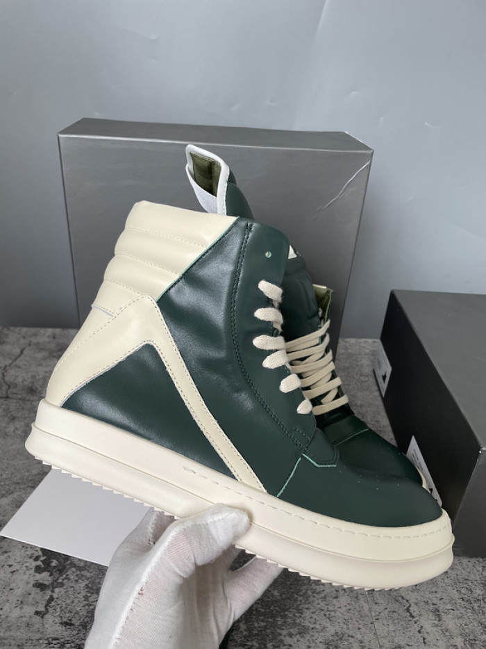 Rick Owe* R0000278